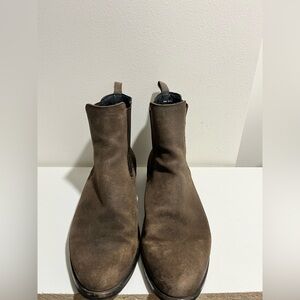 Chelsea men’s boots size 11